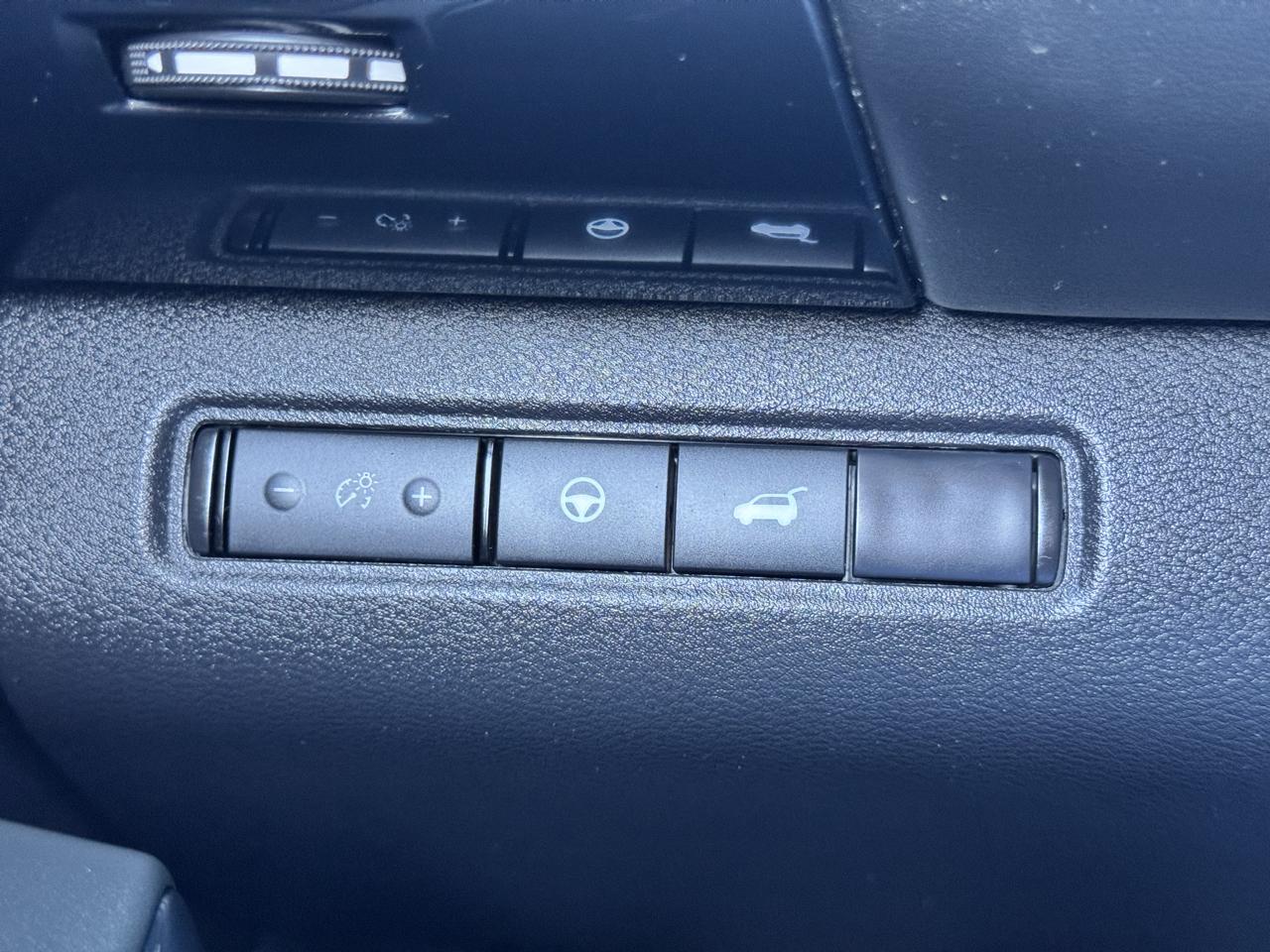 Nissan Pathfinder SV 2WD 2025