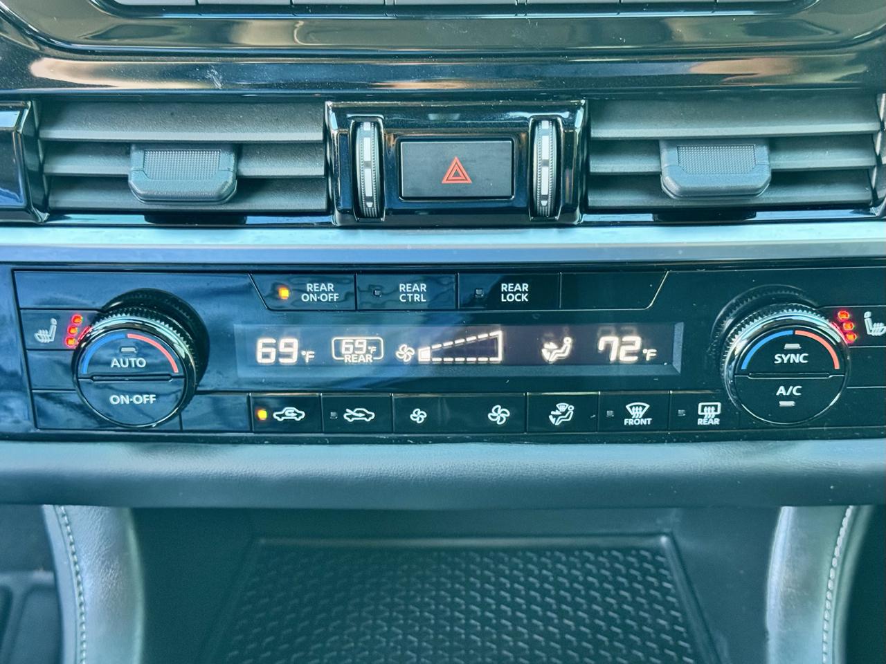 Nissan Pathfinder SV 2WD 2025