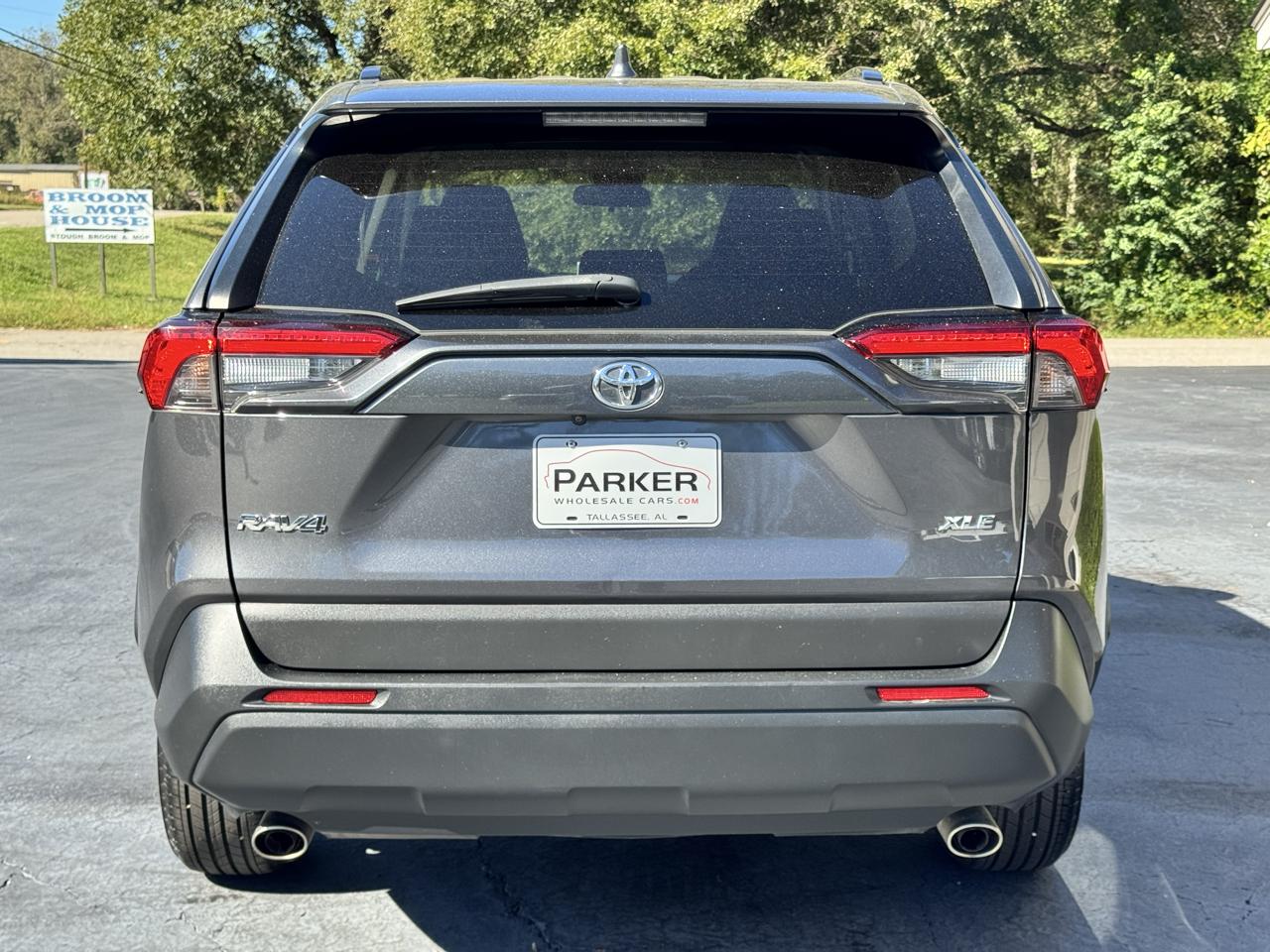 Toyota RAV4 XLE FWD (Natl) 2024