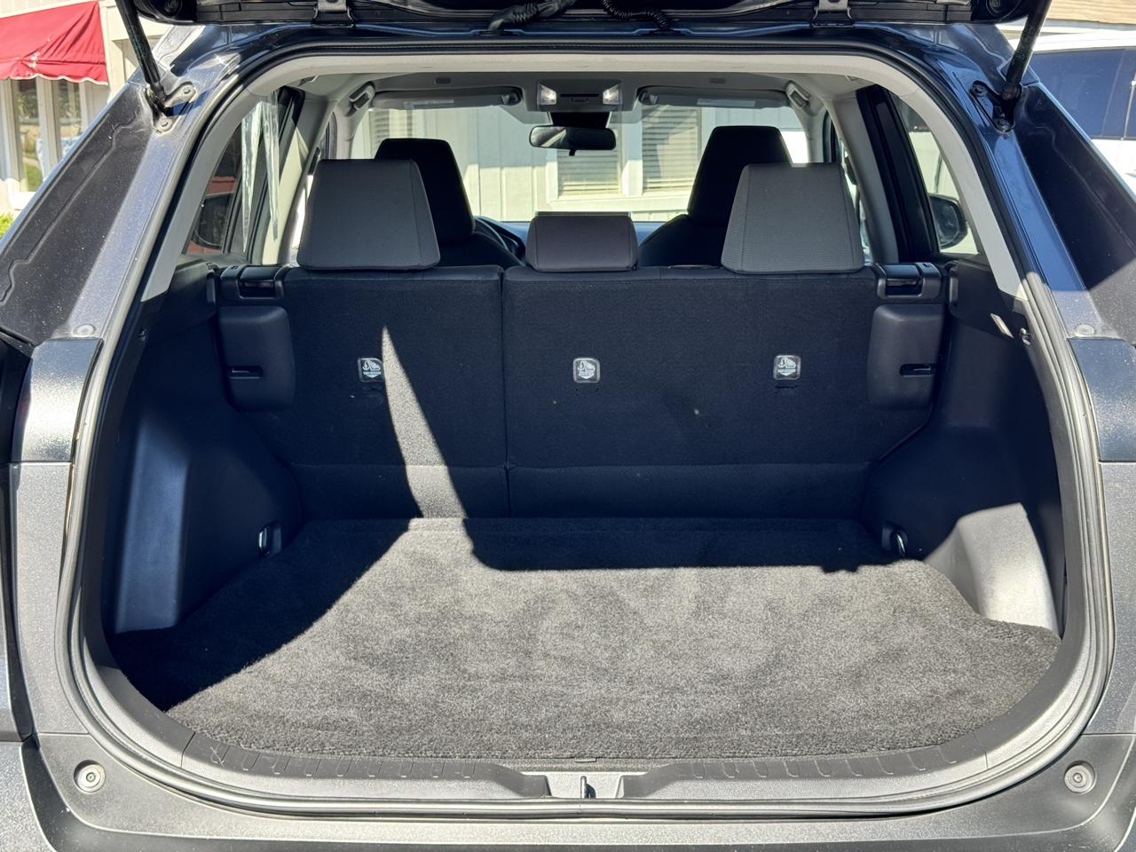 Toyota RAV4 XLE FWD (Natl) 2024