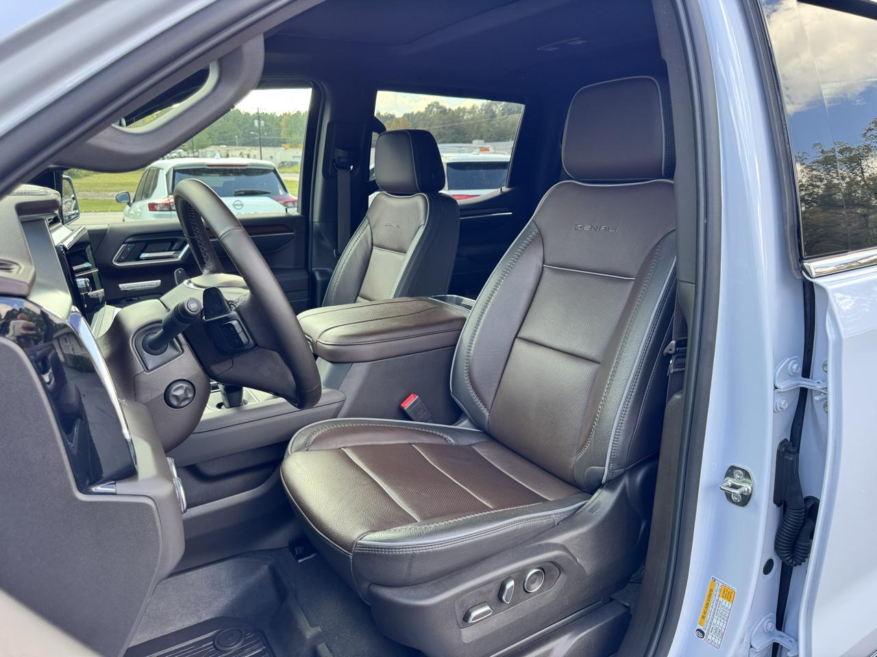 GMC Sierra 1500 4WD Crew Cab 147" Denali 2026