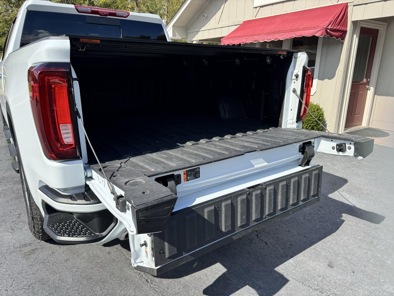 GMC Sierra 1500 4WD Crew Cab 147" Denali 2026