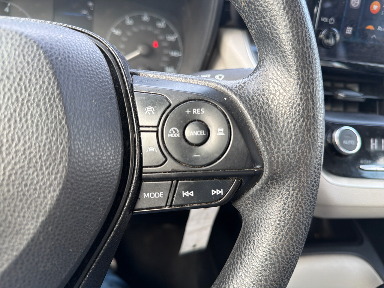 Toyota Corolla Hybrid LE FWD (Natl) 2023