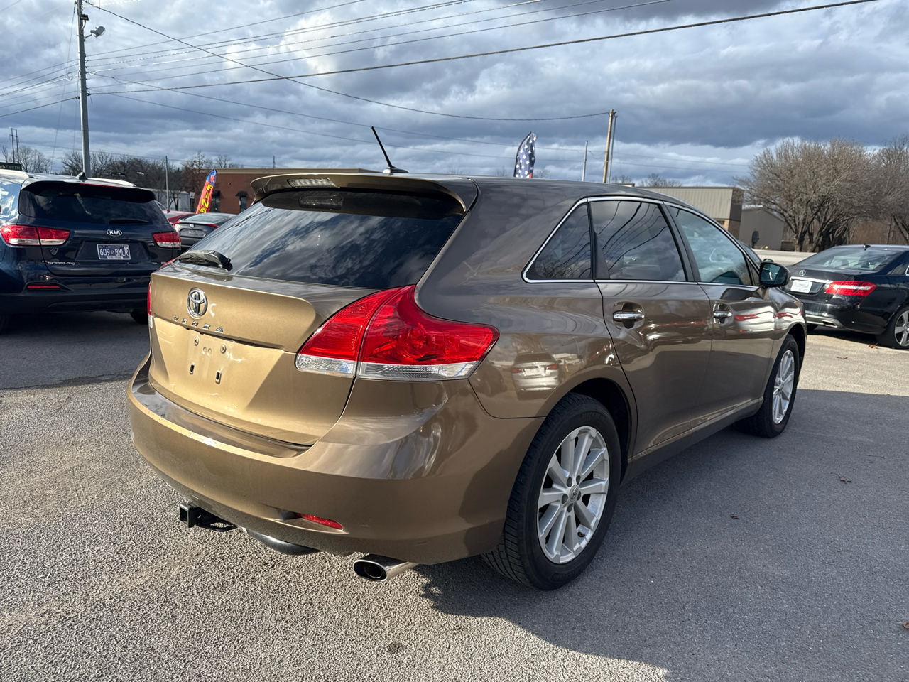Toyota Venza 4dr Wgn I4 FWD (Natl) 2011