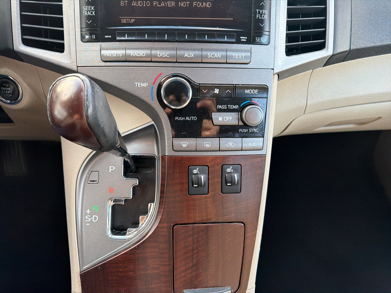 Toyota Venza 4dr Wgn I4 FWD (Natl) 2011