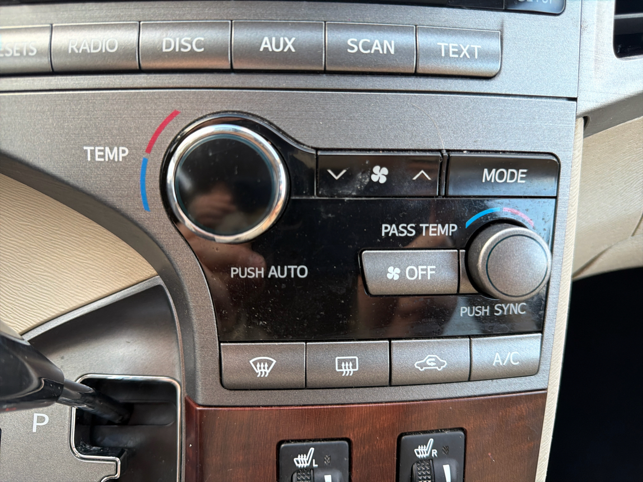 Toyota Venza 4dr Wgn I4 FWD (Natl) 2011