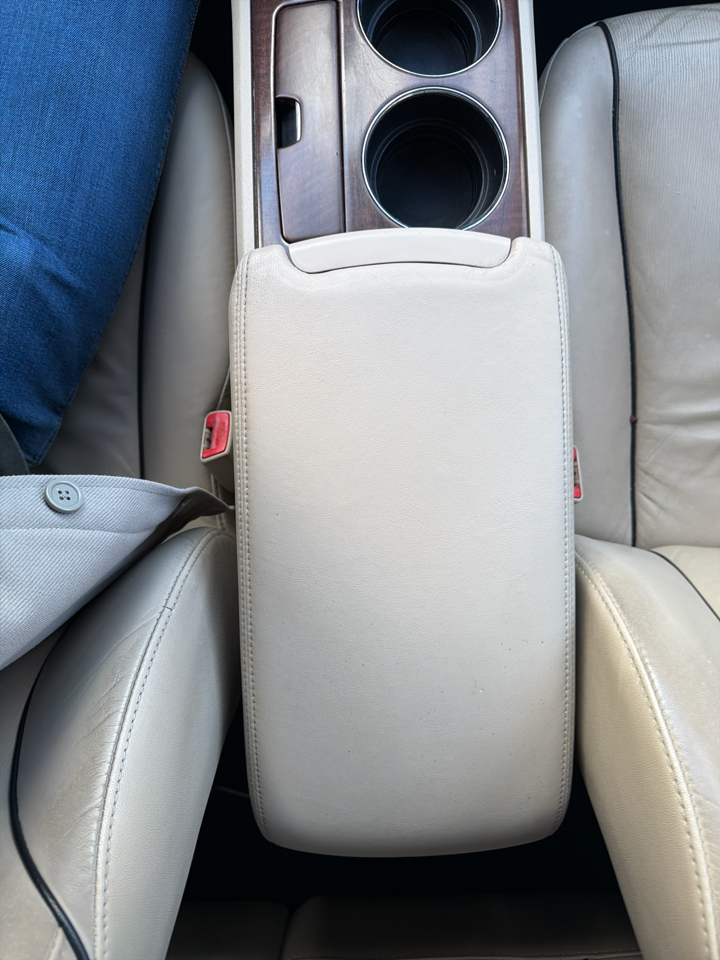 Toyota Venza 4dr Wgn I4 FWD (Natl) 2011