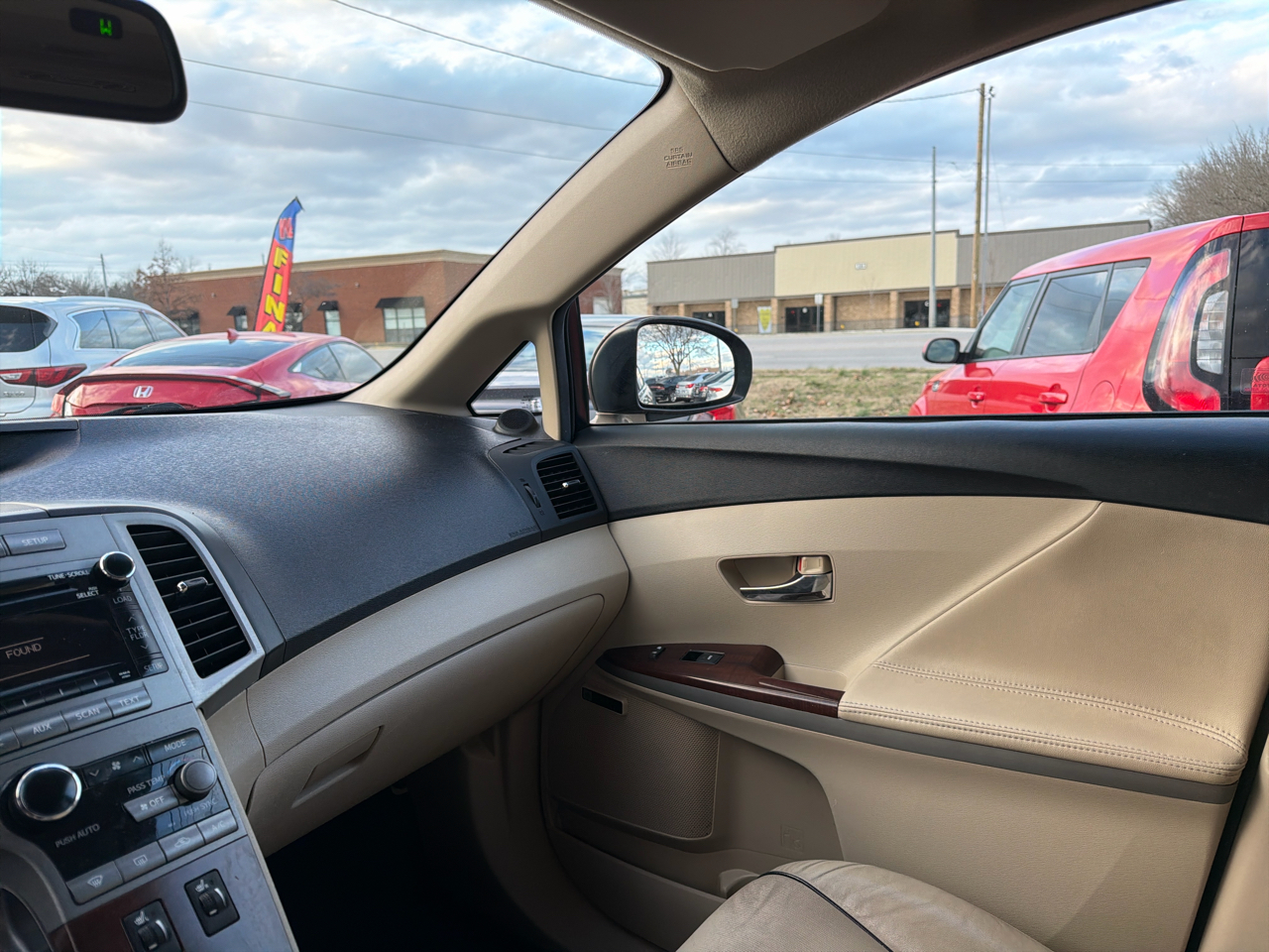 Toyota Venza 4dr Wgn I4 FWD (Natl) 2011