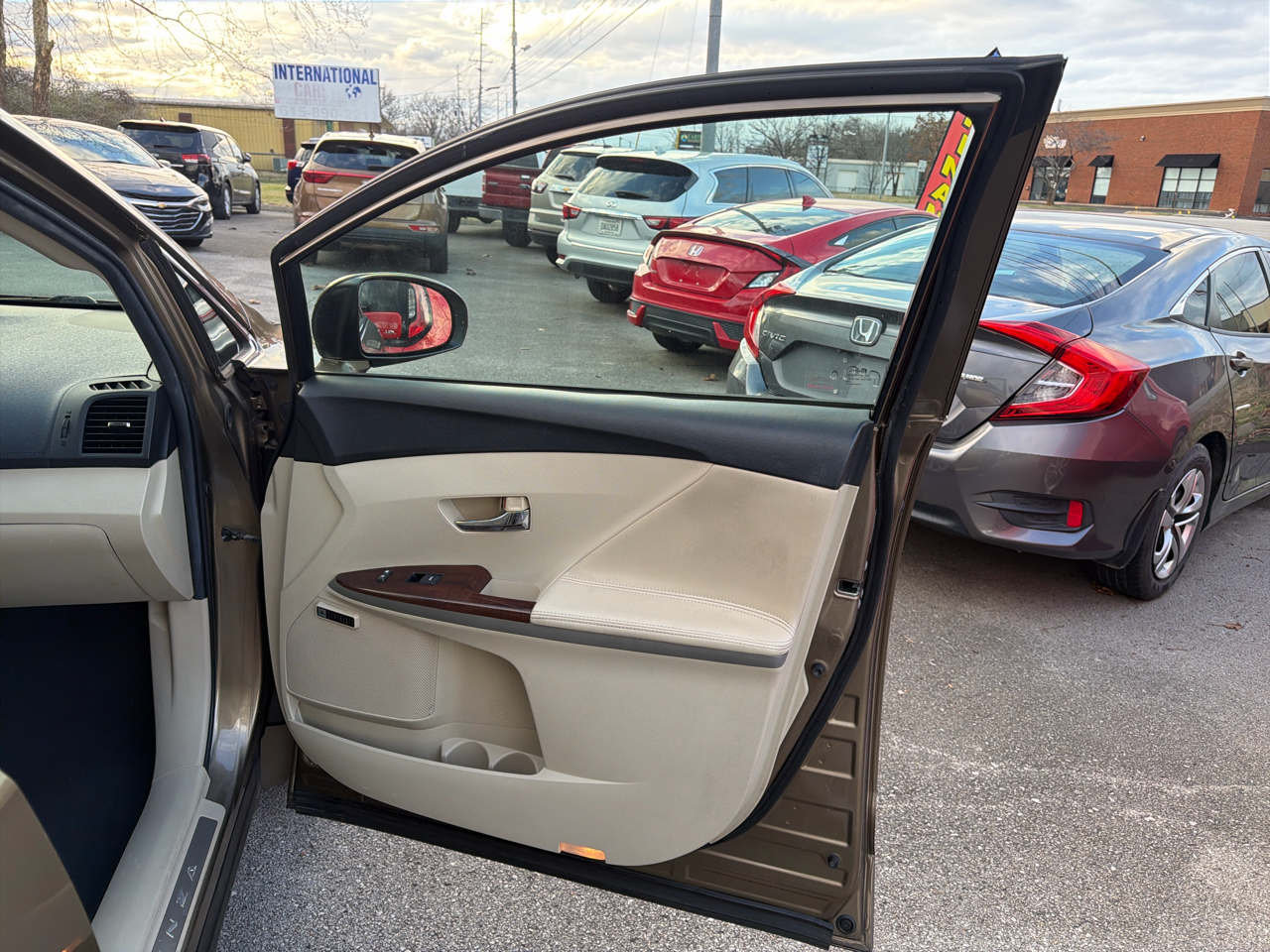 Toyota Venza 4dr Wgn I4 FWD (Natl) 2011