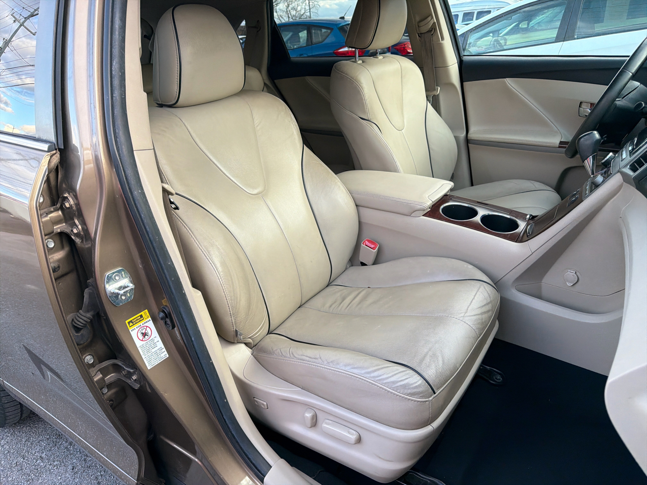 Toyota Venza 4dr Wgn I4 FWD (Natl) 2011