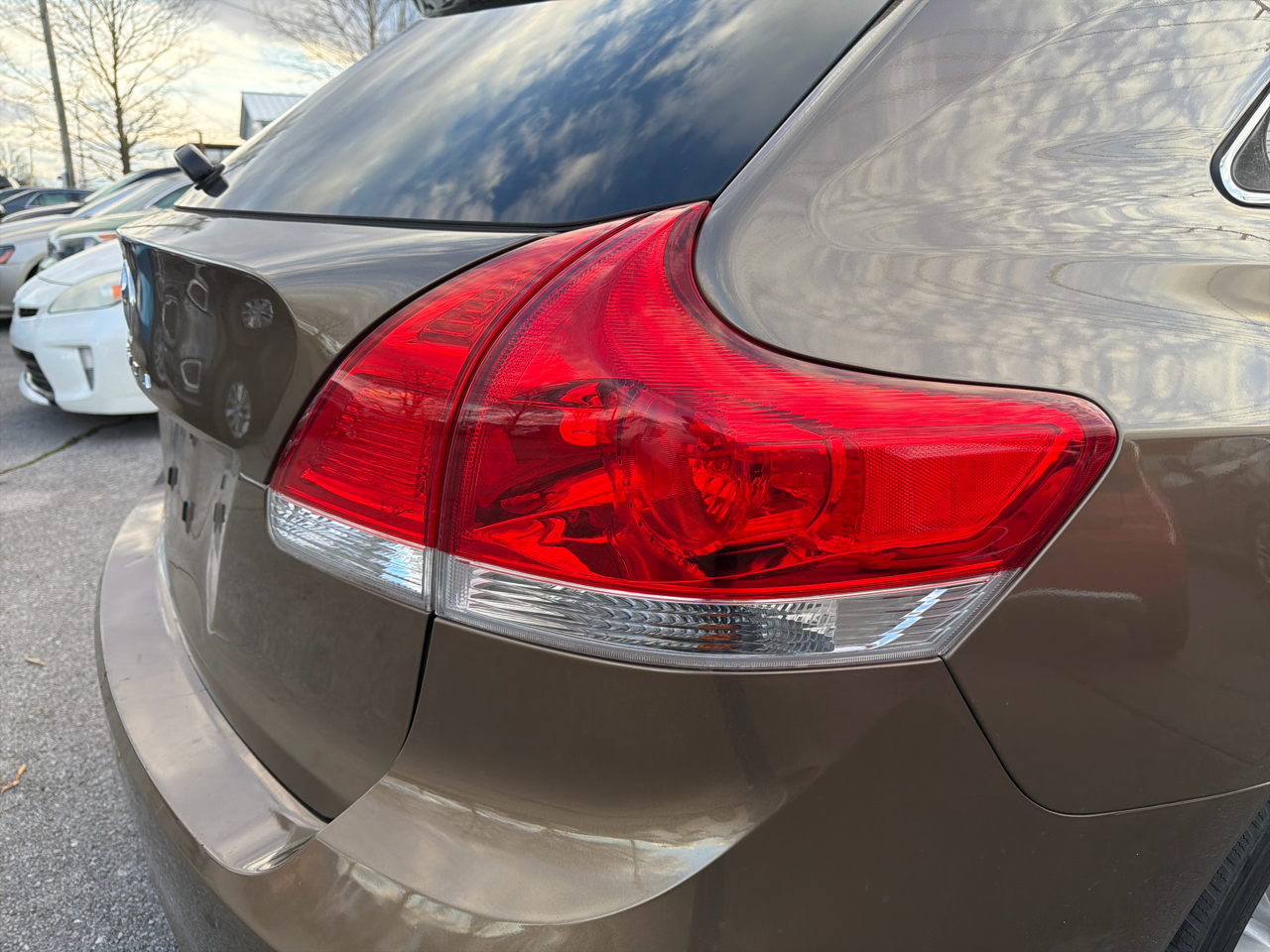 Toyota Venza 4dr Wgn I4 FWD (Natl) 2011