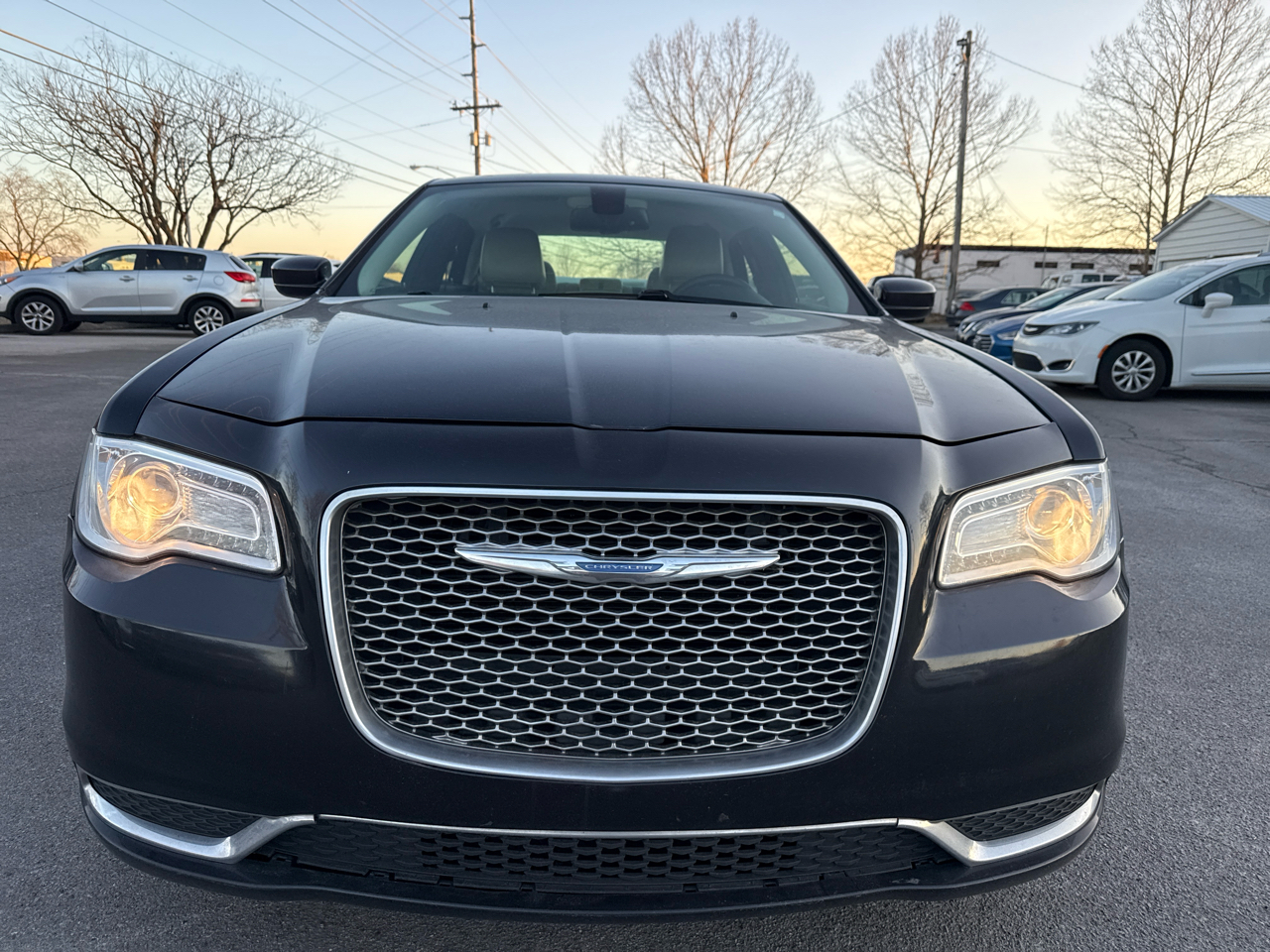Chrysler 300 4dr Sdn Limited RWD 2016