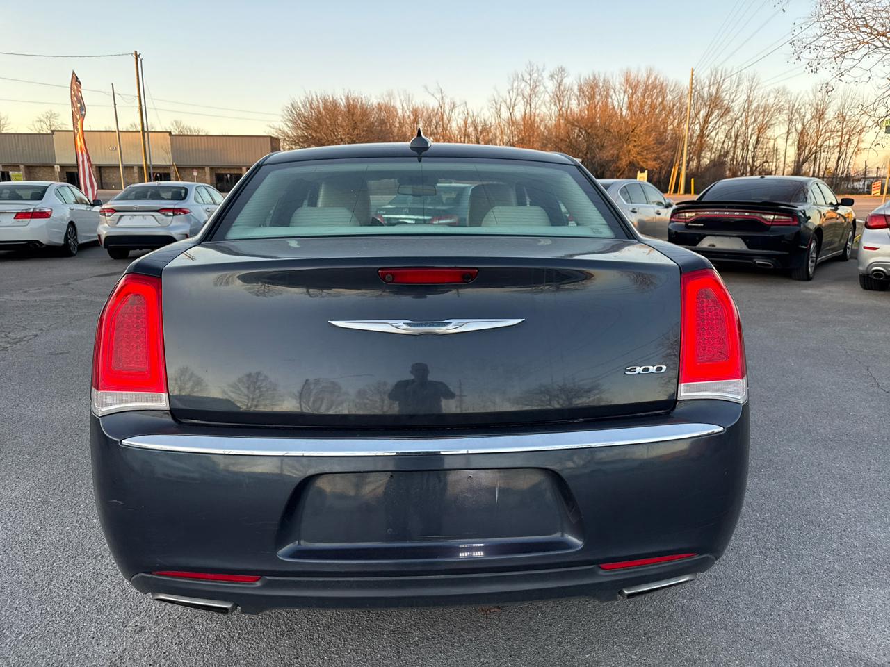 Chrysler 300 4dr Sdn Limited RWD 2016