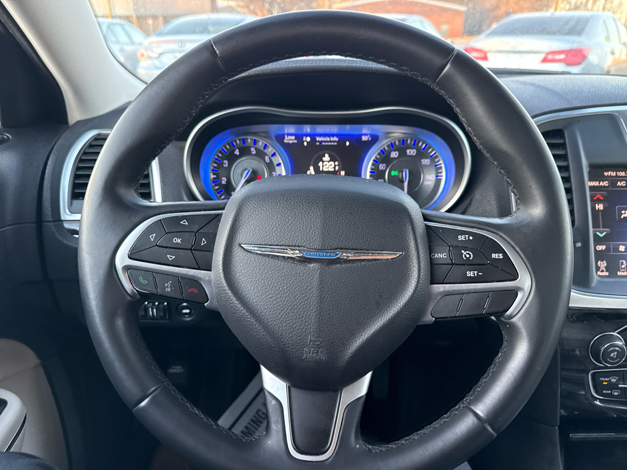 Chrysler 300 4dr Sdn Limited RWD 2016