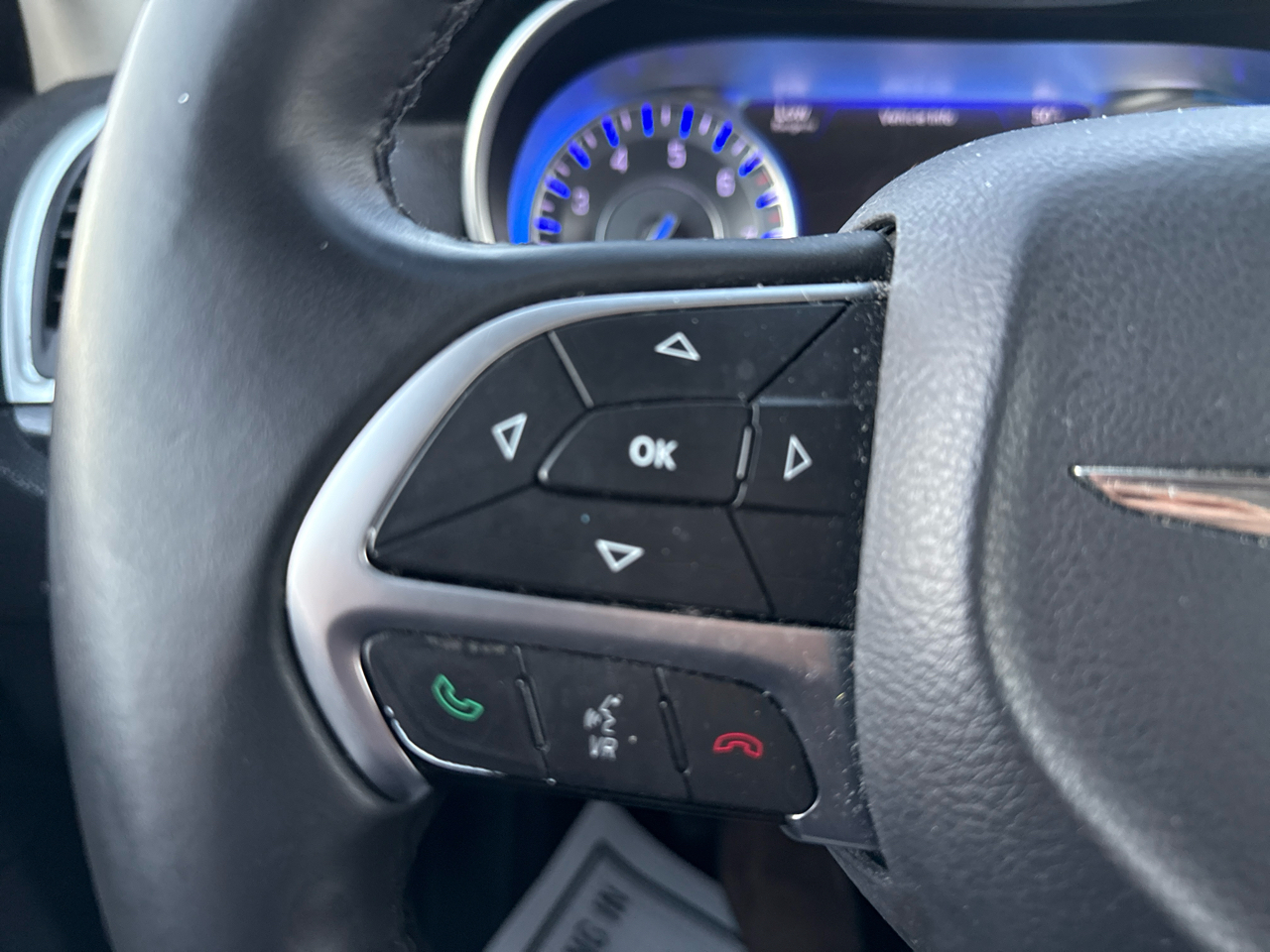 Chrysler 300 4dr Sdn Limited RWD 2016