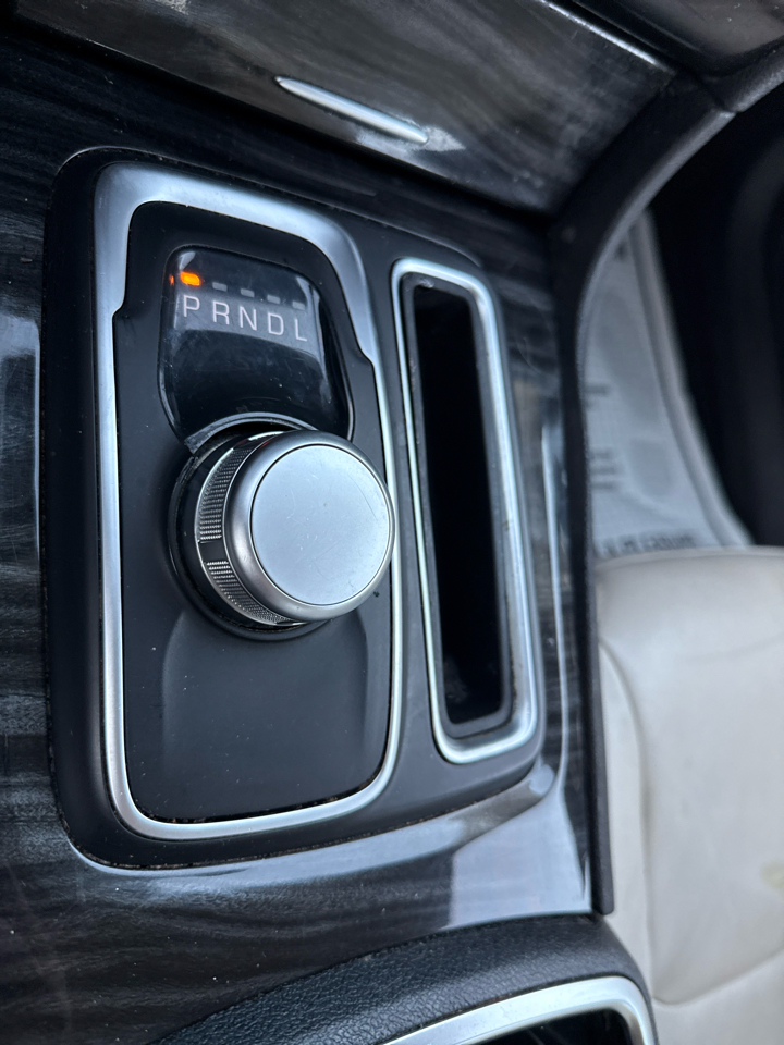 Chrysler 300 4dr Sdn Limited RWD 2016