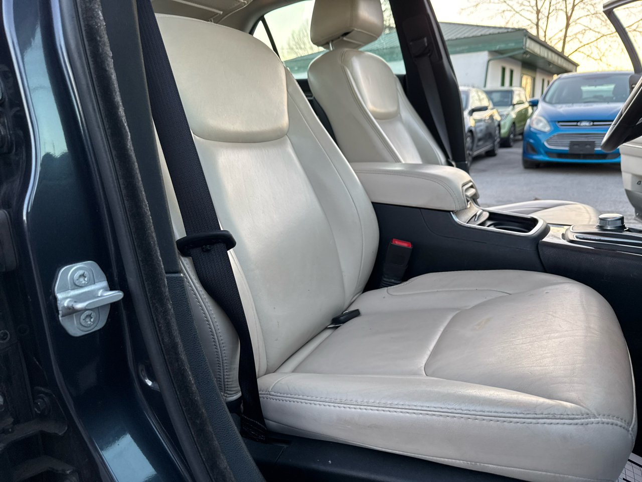 Chrysler 300 4dr Sdn Limited RWD 2016