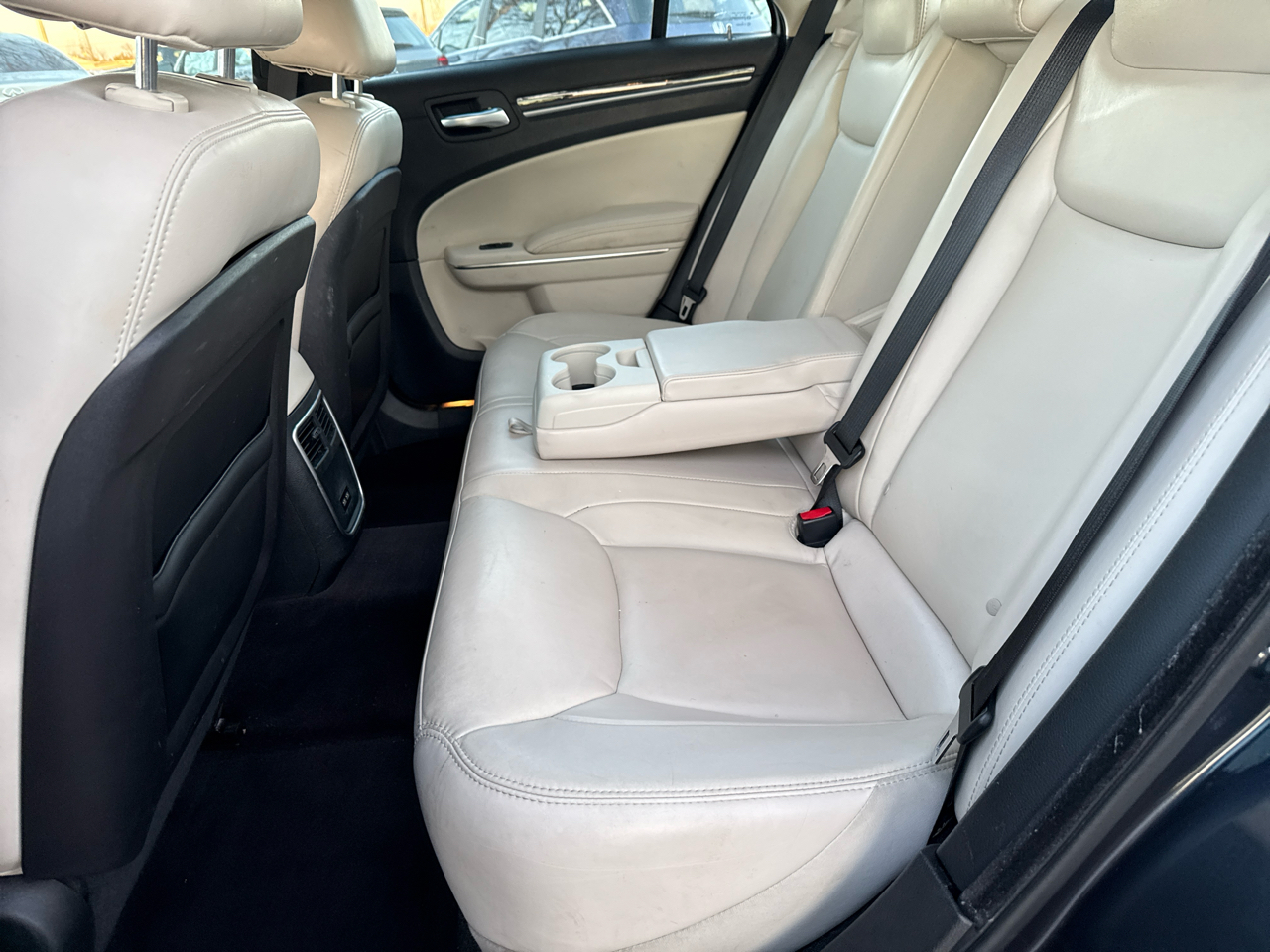 Chrysler 300 4dr Sdn Limited RWD 2016