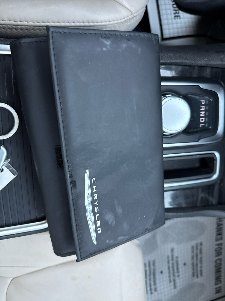 Chrysler 300 4dr Sdn Limited RWD 2016