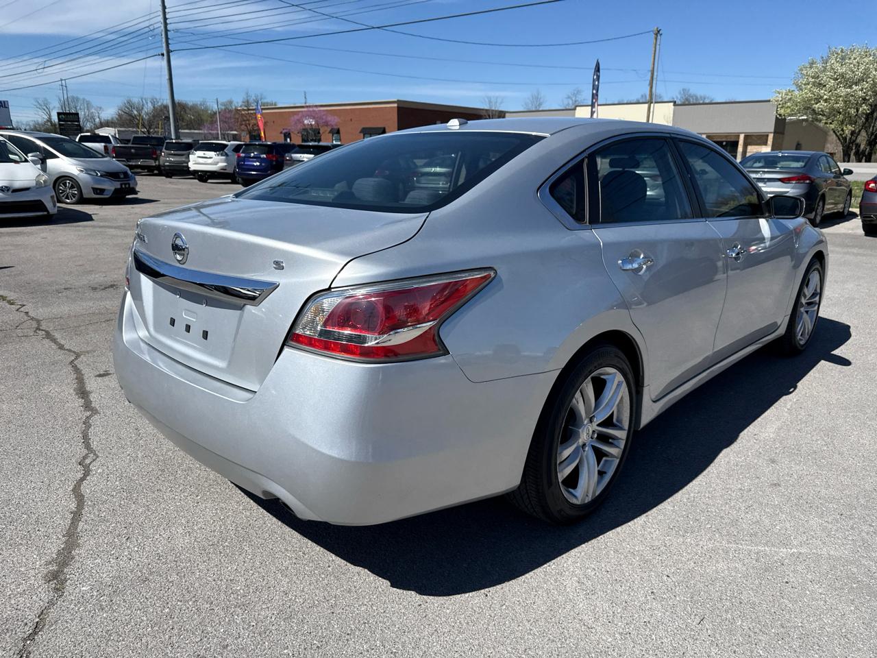 Nissan Altima 4dr Sdn I4 2.5 S 2015