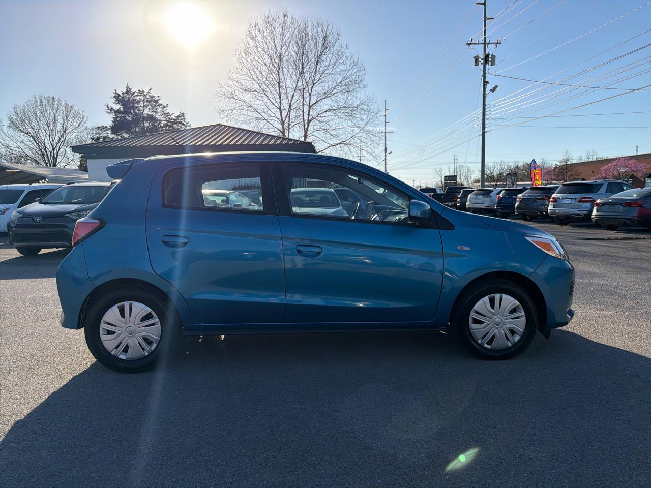 Mitsubishi Mirage ES CVT 2024