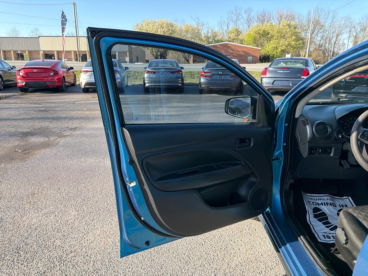 Mitsubishi Mirage ES CVT 2024