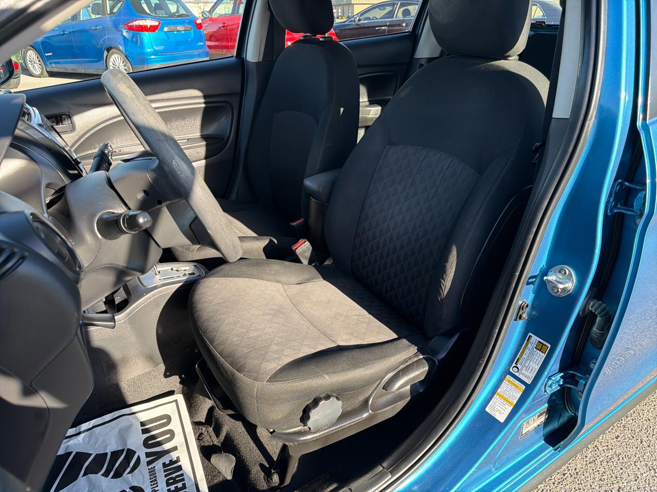 Mitsubishi Mirage ES CVT 2024