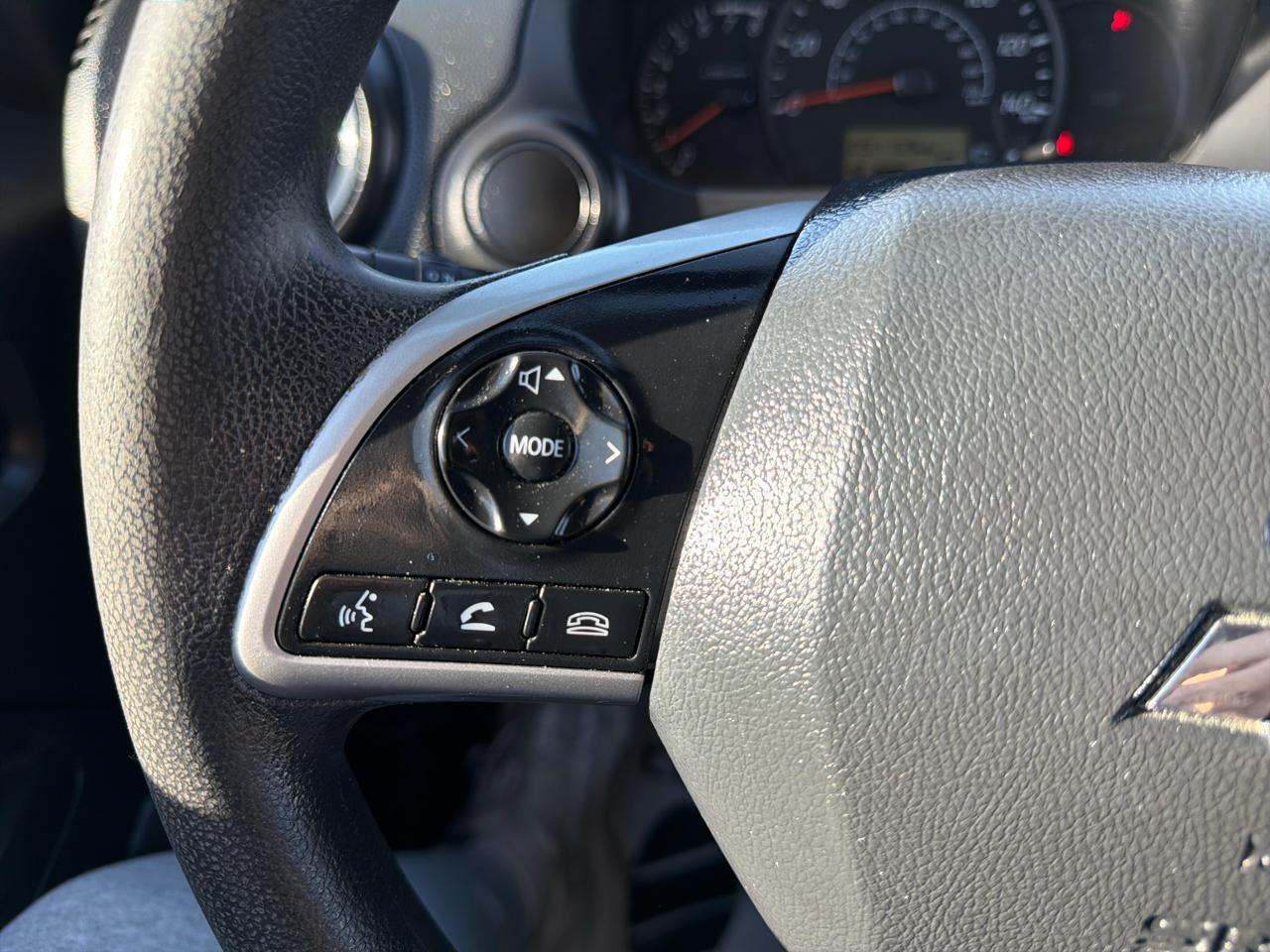 Mitsubishi Mirage ES CVT 2024