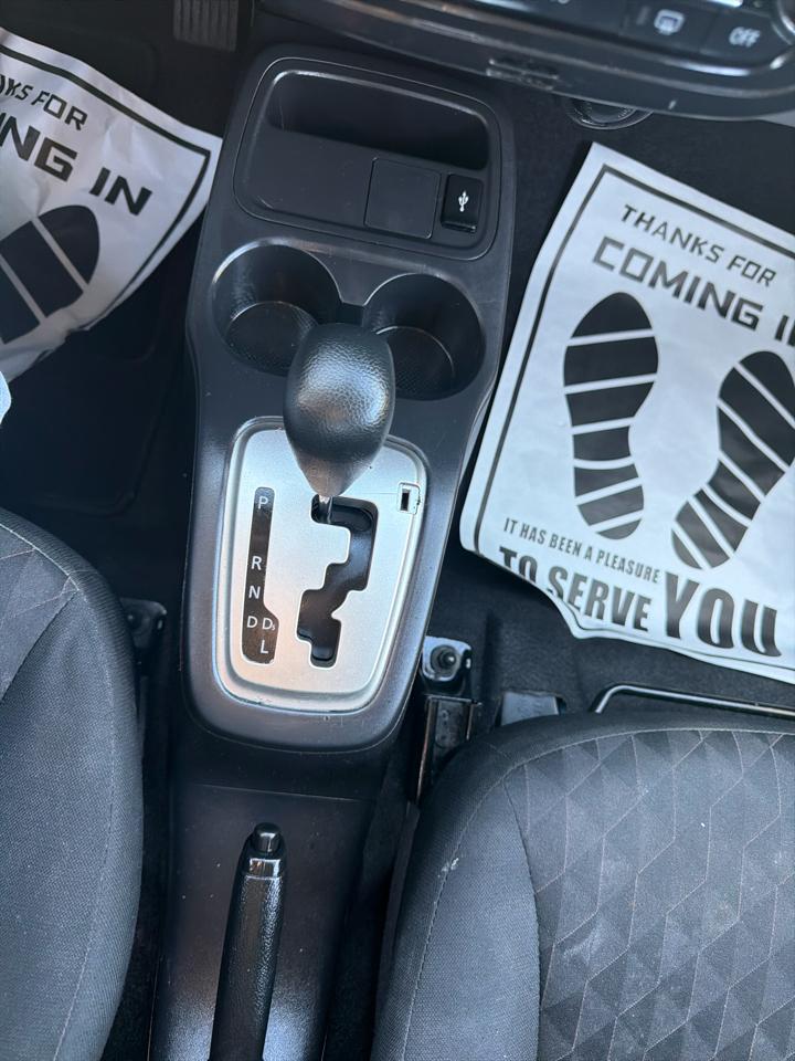 Mitsubishi Mirage ES CVT 2024