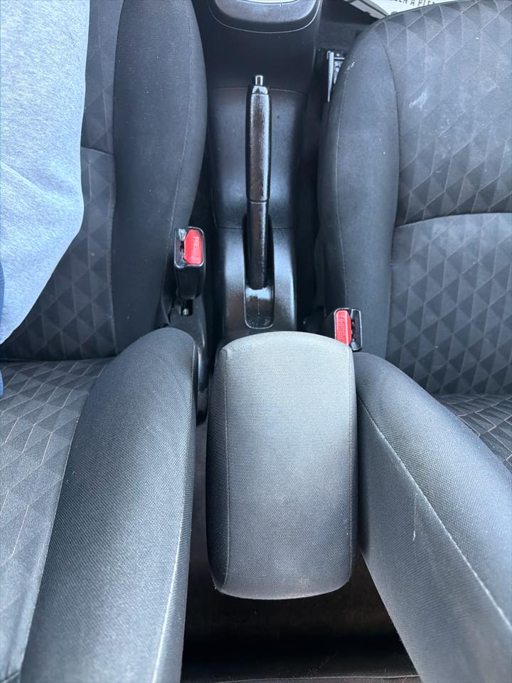 Mitsubishi Mirage ES CVT 2024