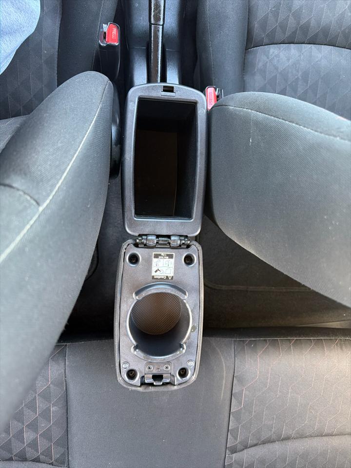 Mitsubishi Mirage ES CVT 2024