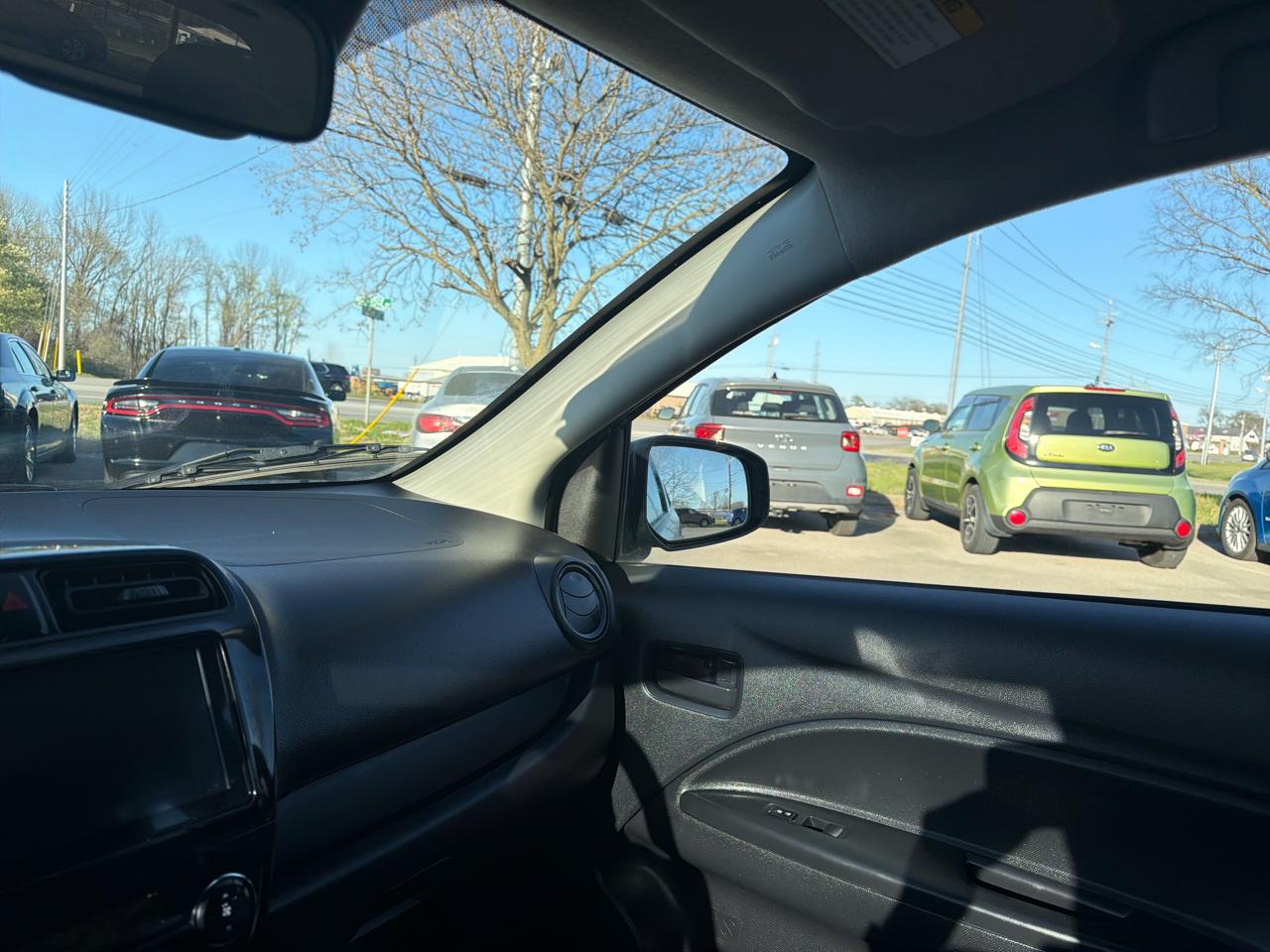 Mitsubishi Mirage ES CVT 2024