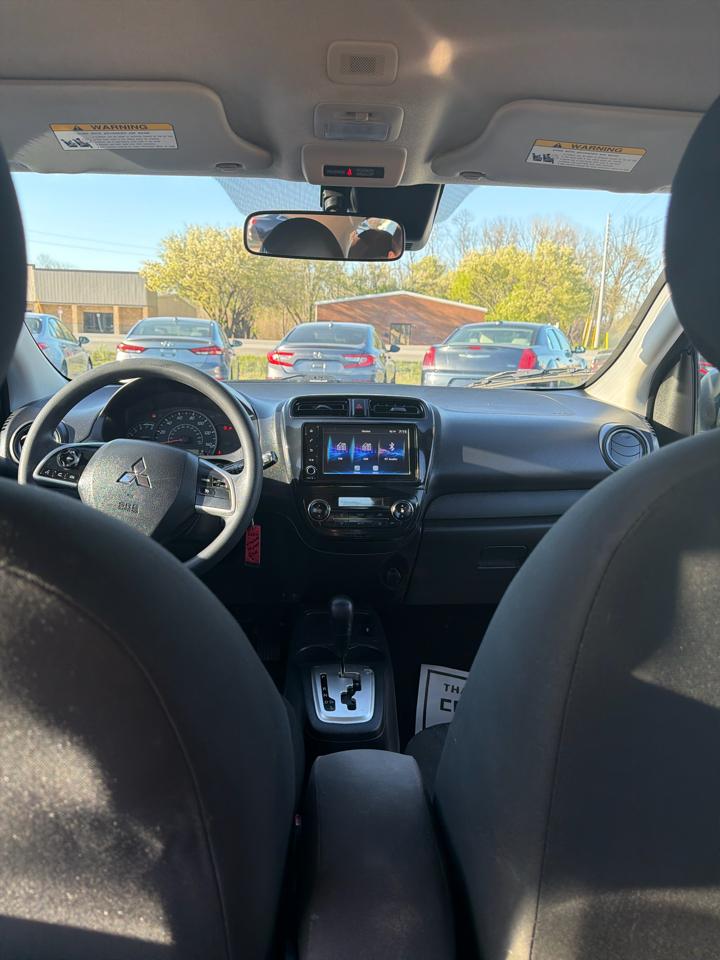 Mitsubishi Mirage ES CVT 2024