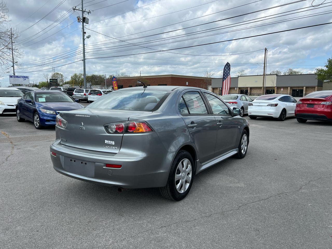 Mitsubishi Lancer 4dr Sdn Man ES FWD 2015