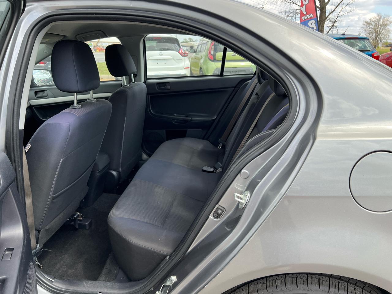 Mitsubishi Lancer 4dr Sdn Man ES FWD 2015