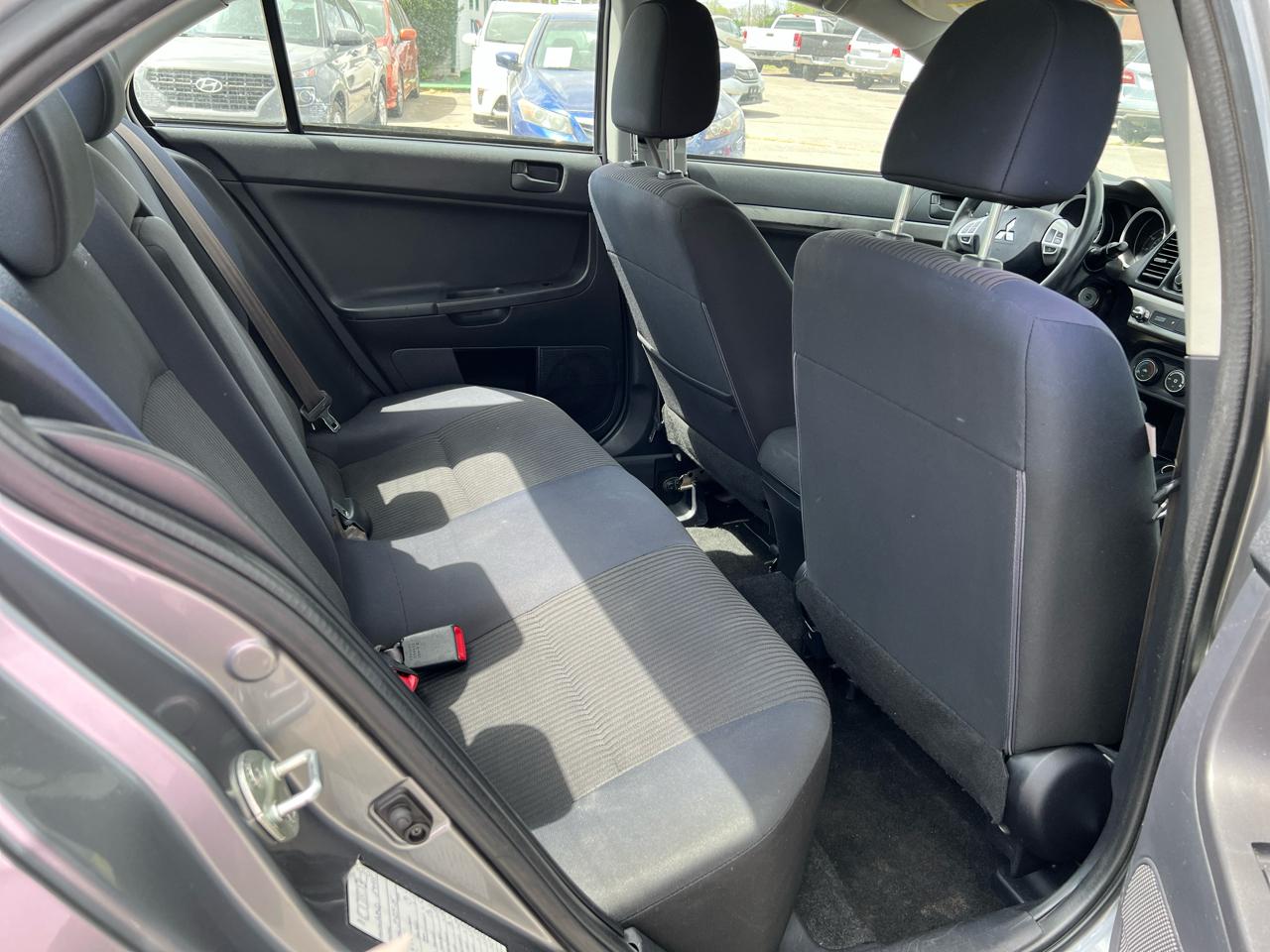 Mitsubishi Lancer 4dr Sdn Man ES FWD 2015