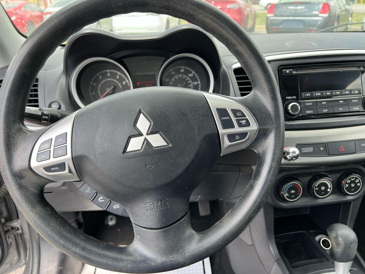 Mitsubishi Lancer 4dr Sdn Man ES FWD 2015