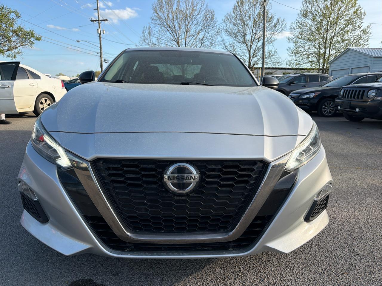 Nissan Altima 2.5 SR Sedan 2019