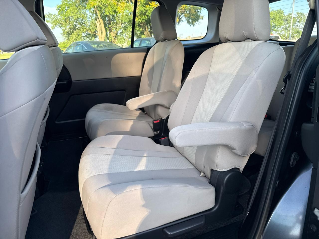 Mazda MAZDA5 4dr Wgn Auto Sport 2013