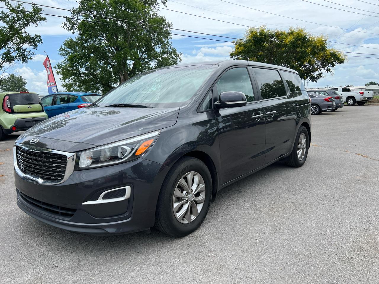 Kia Sedona photo 2