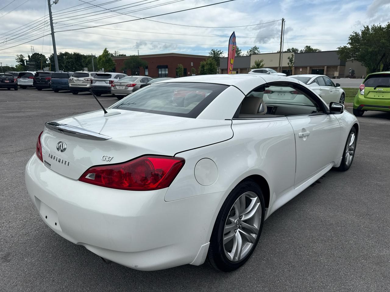 Infiniti G37 Convertible 2dr Base 2009