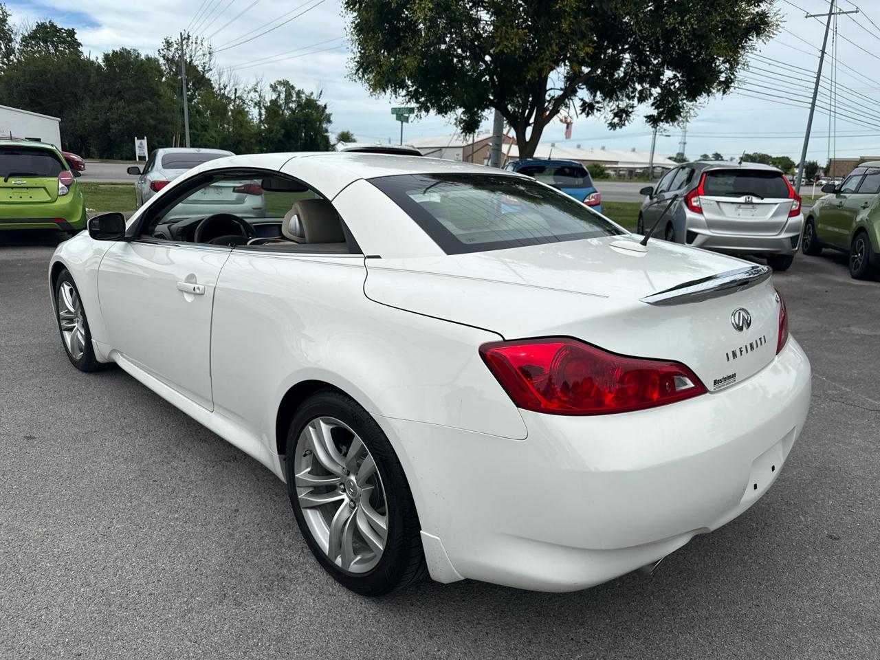 Infiniti G37 Convertible 2dr Base 2009