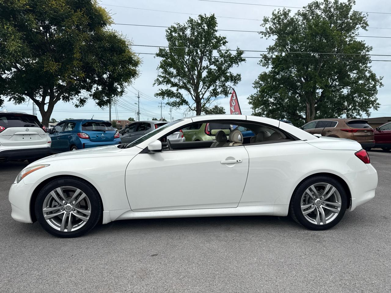 Infiniti G37 Convertible 2dr Base 2009