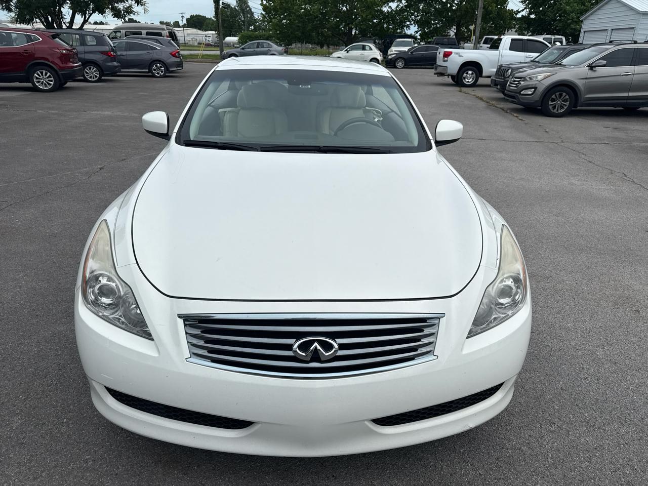 Infiniti G37 Convertible 2dr Base 2009