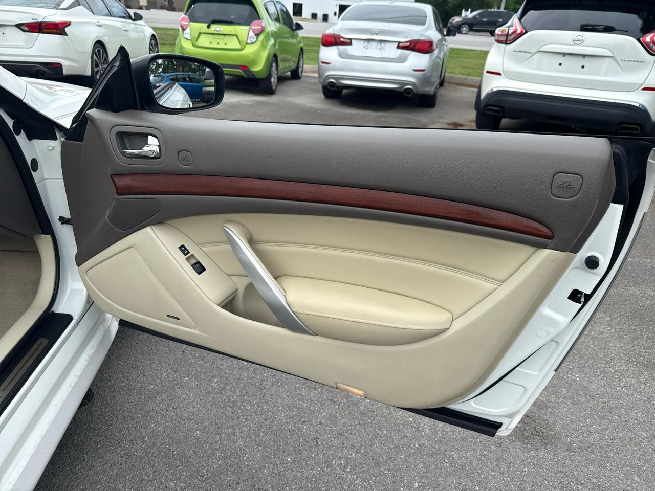Infiniti G37 Convertible 2dr Base 2009