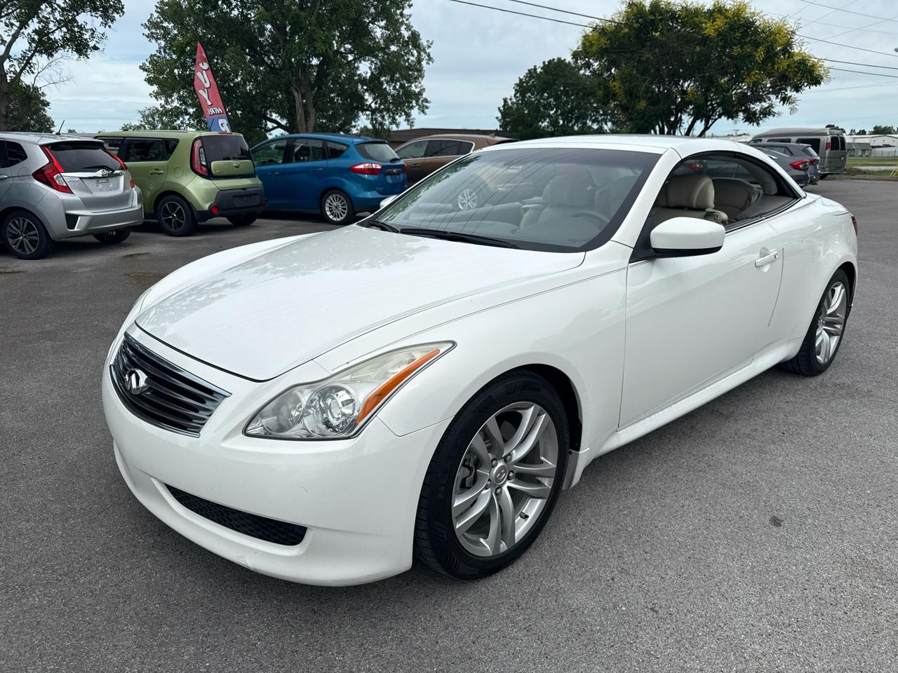 Infiniti G37 photo 2