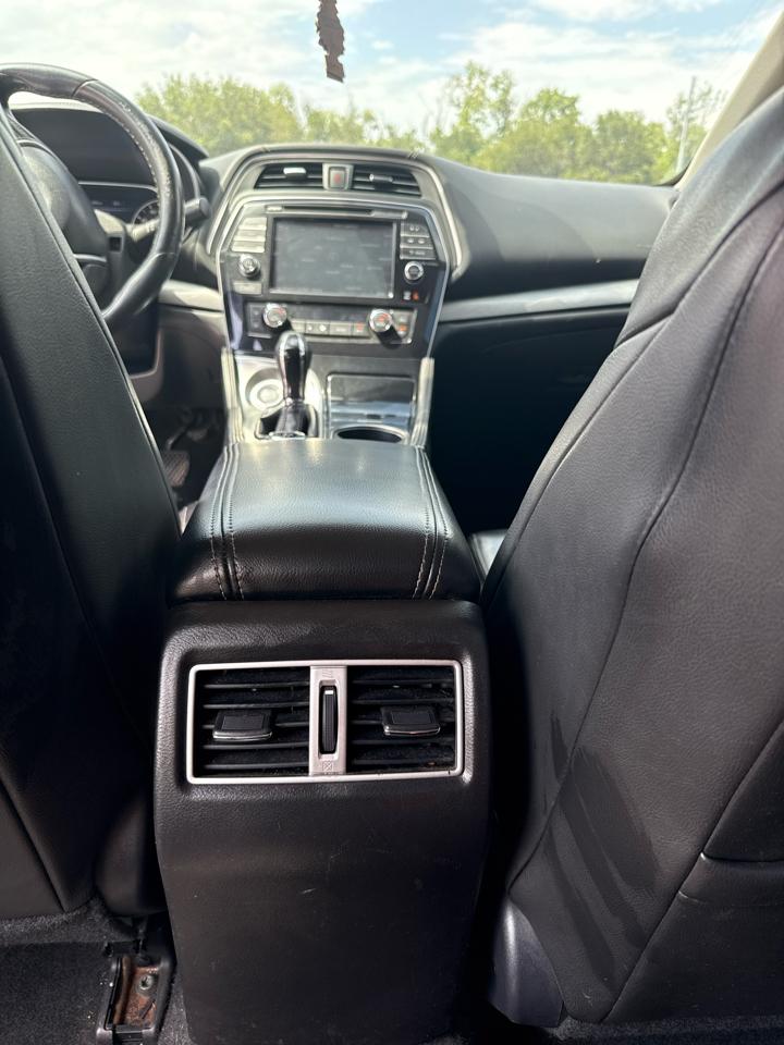 Nissan Maxima SV 3.5L 2018