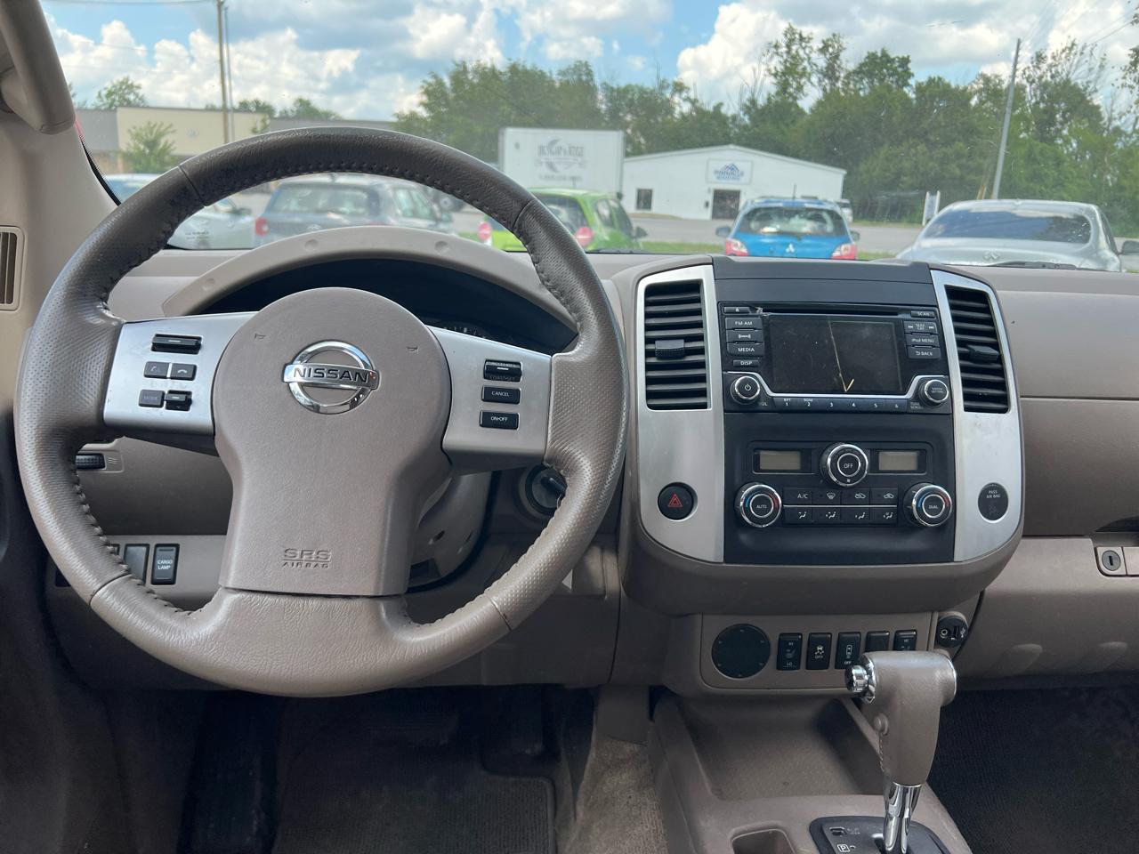 Nissan Frontier Crew Cab 4x2 SV V6 Auto 2017