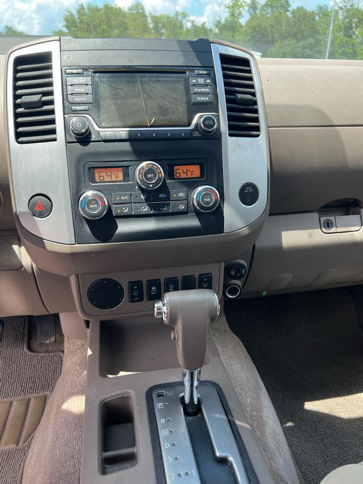Nissan Frontier Crew Cab 4x2 SV V6 Auto 2017