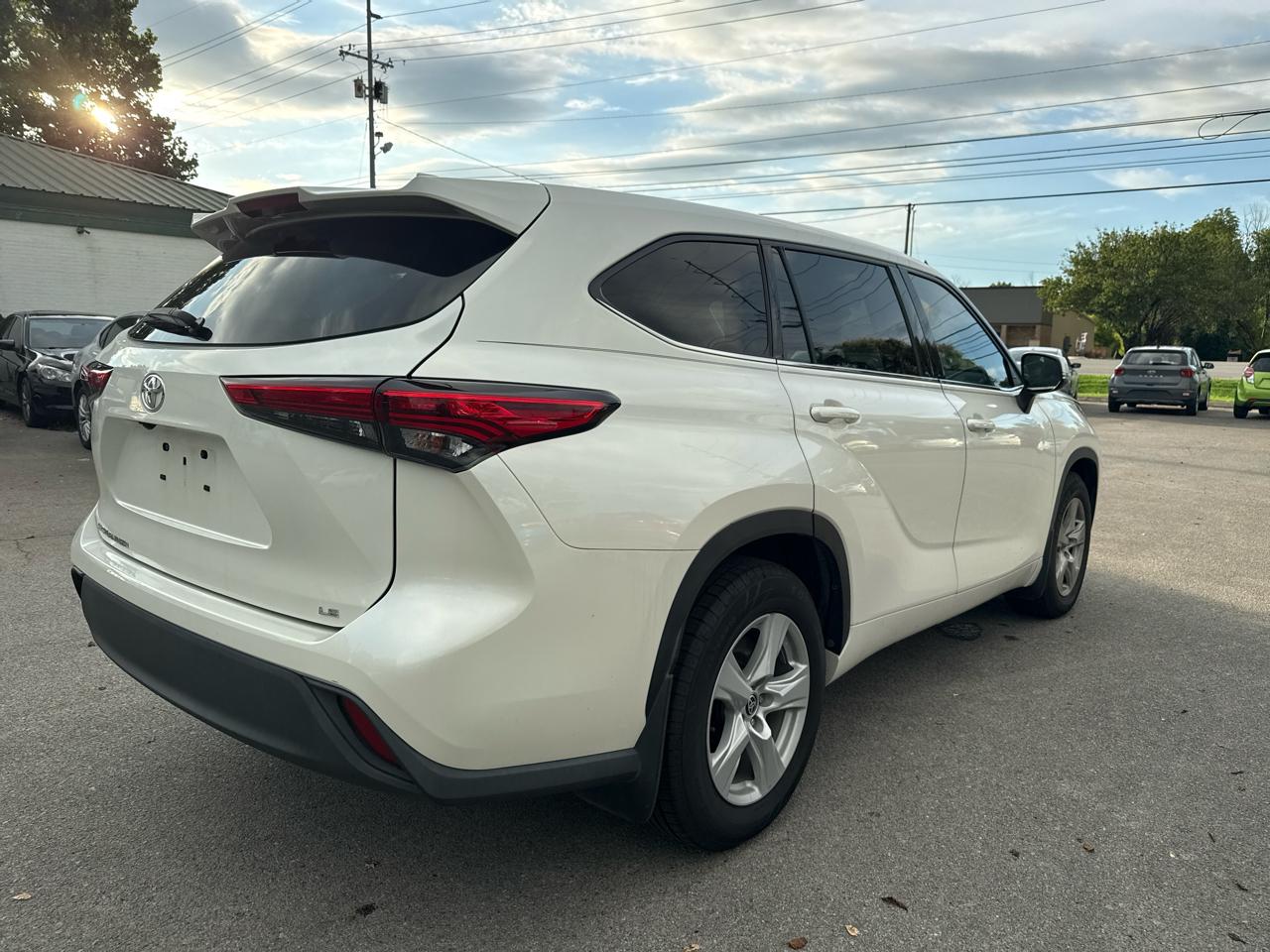 Toyota Highlander LE FWD (Natl) 2020